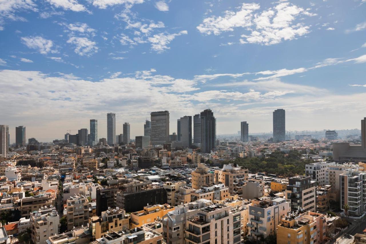 Royal Beach Hotel Tel Aviv By Isrotel Exclusive Exterior photo Tel Aviv skyline