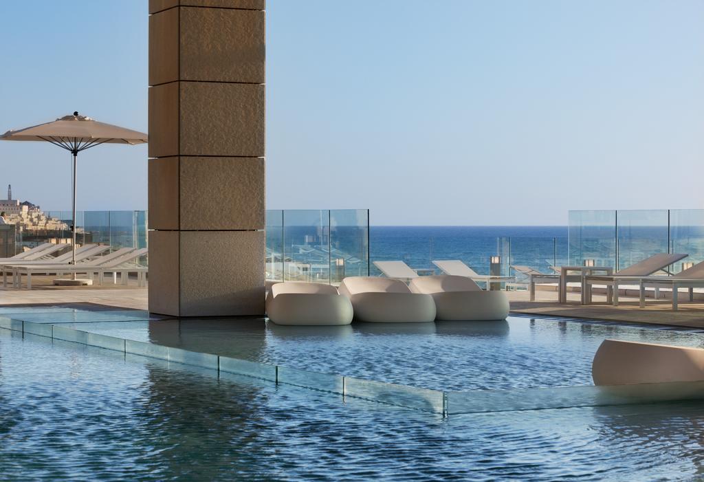 Royal Beach Hotel Tel Aviv By Isrotel Exclusive Exterior photo The pool at the hotel