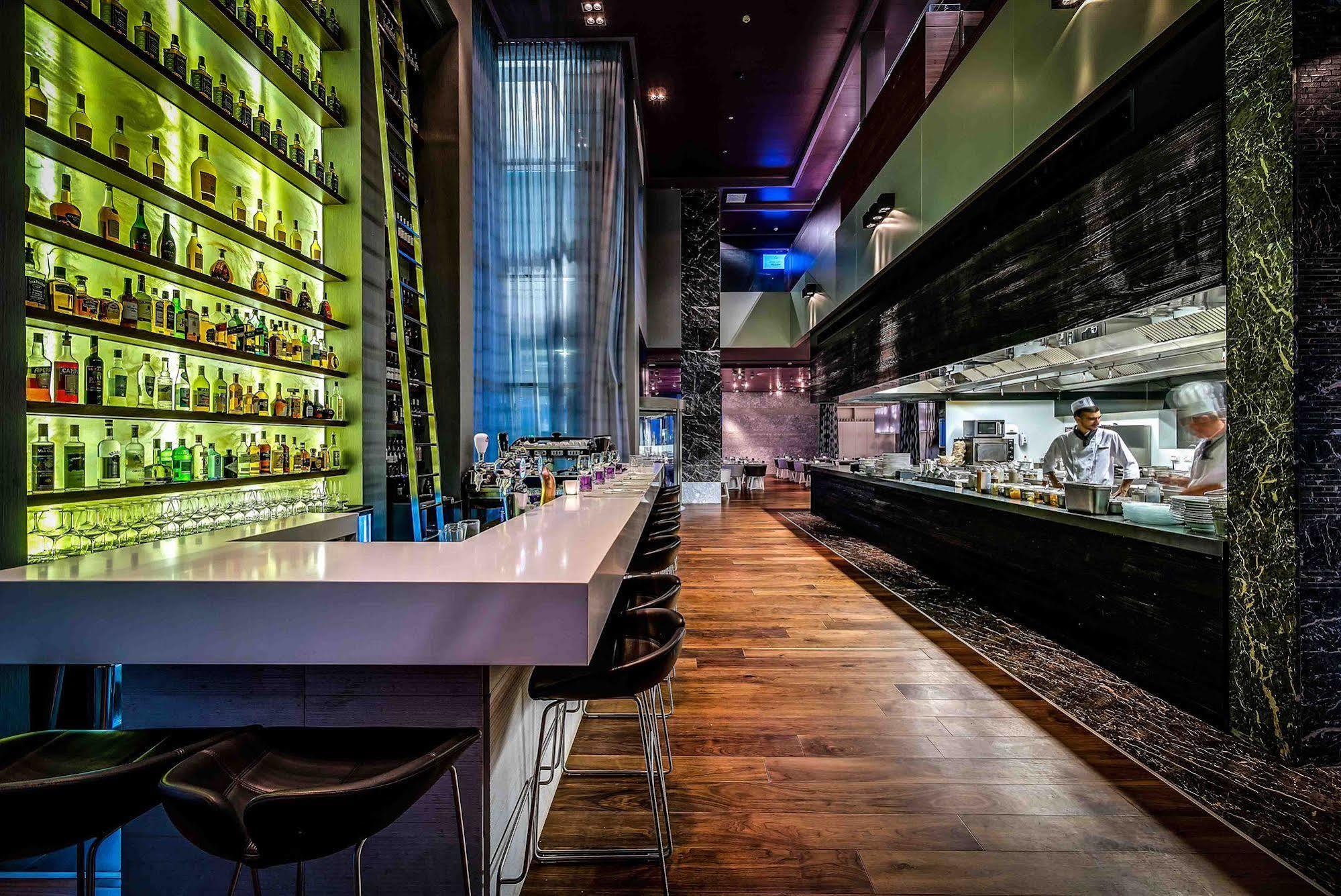 Royal Beach Hotel Tel Aviv By Isrotel Exclusive Exterior photo The bar at the restaurant