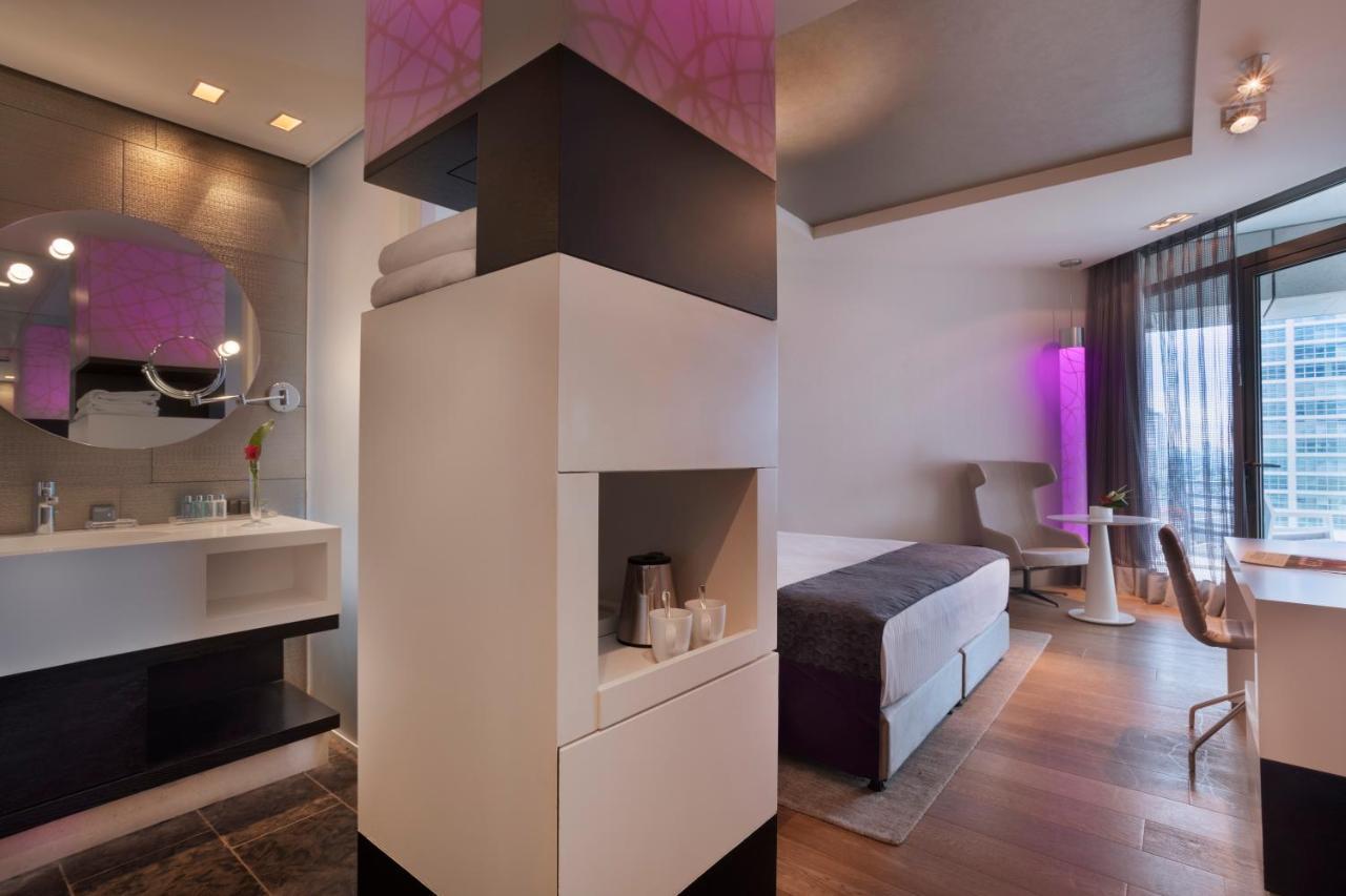 Royal Beach Hotel Tel Aviv By Isrotel Exclusive Exterior photo A room at the Hotel Hafen Hamburg