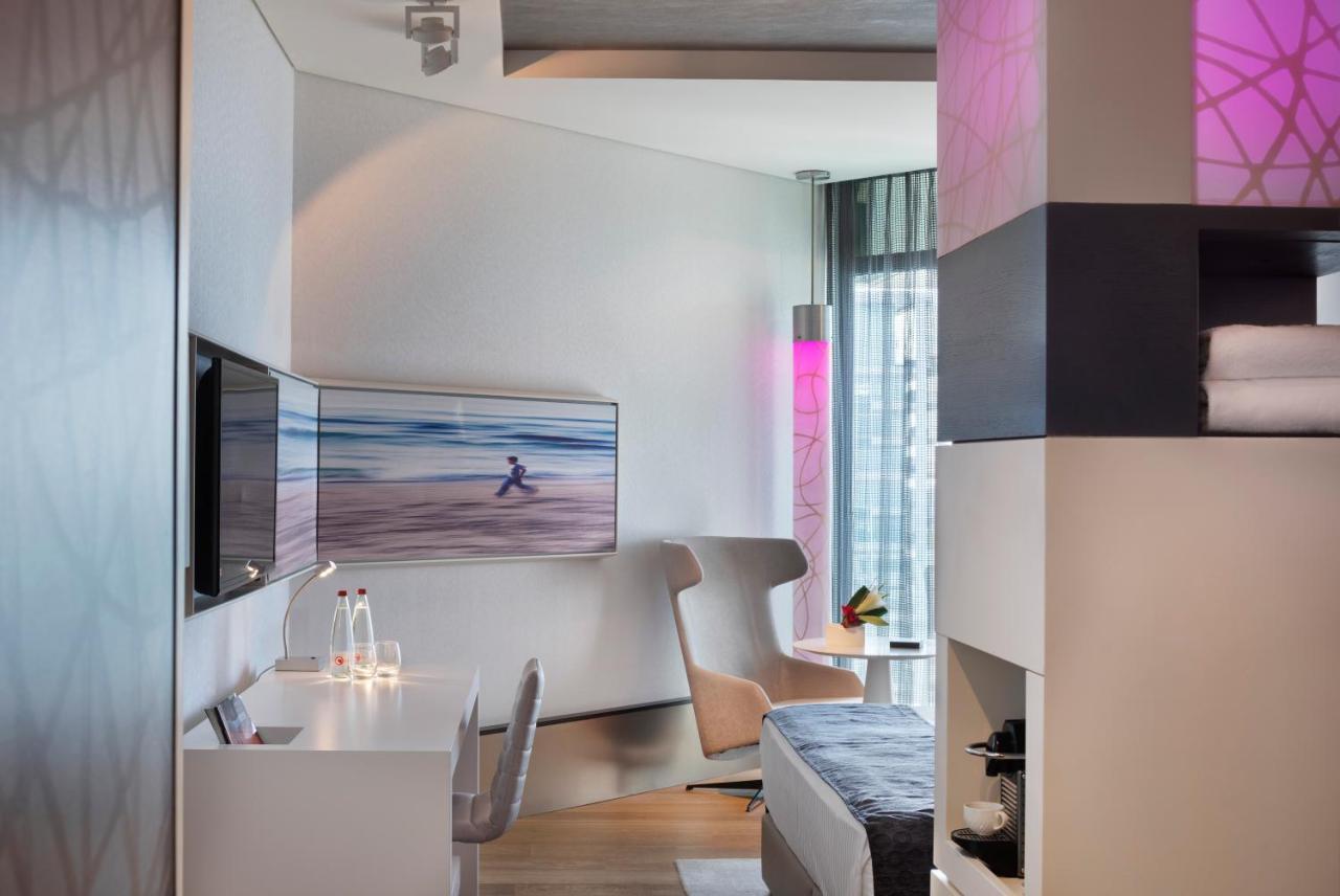 Royal Beach Hotel Tel Aviv By Isrotel Exclusive Exterior photo A room at the hotel
