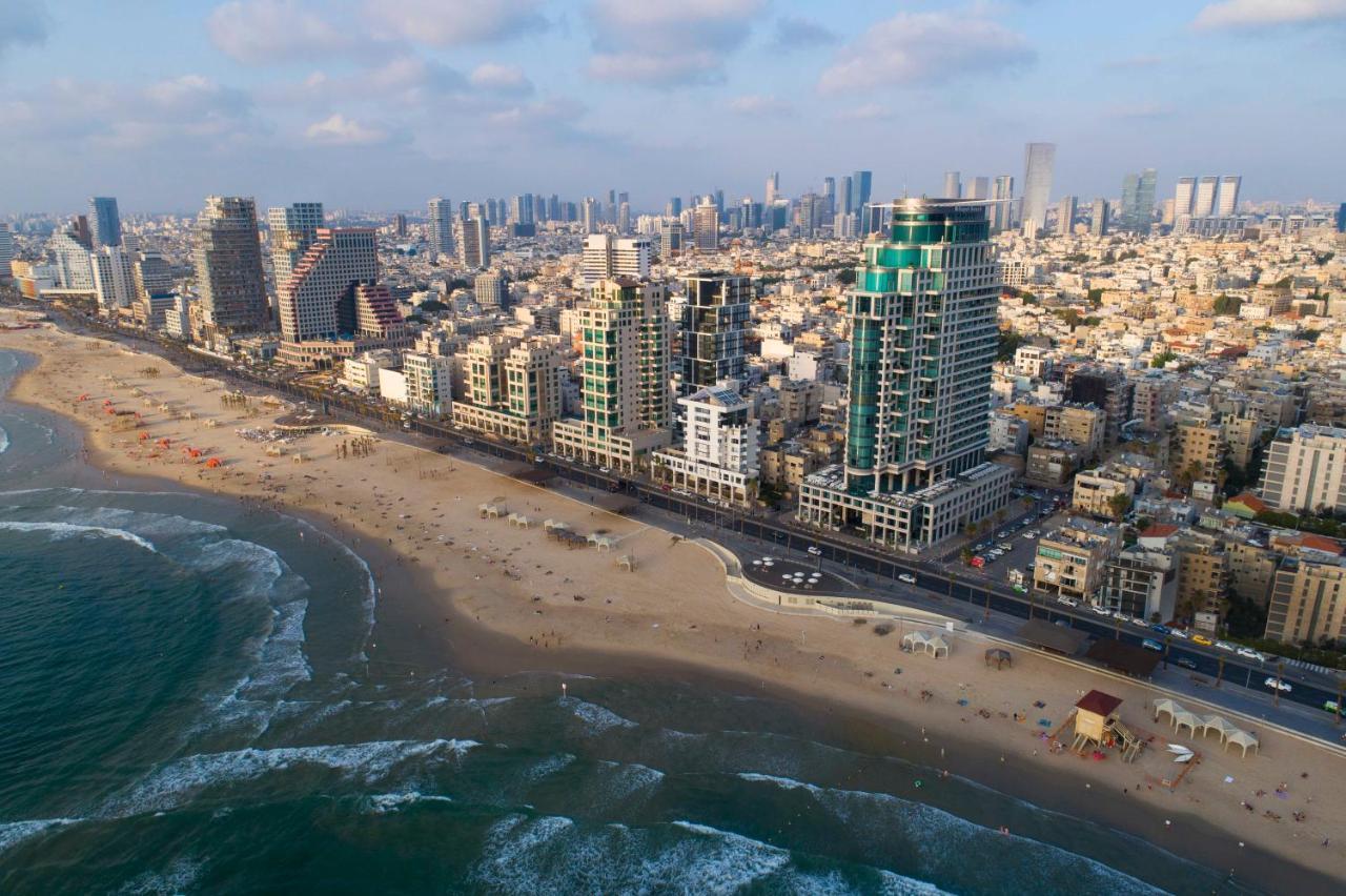 Royal Beach Hotel Tel Aviv By Isrotel Exclusive Exterior photo Aerial view of the beach