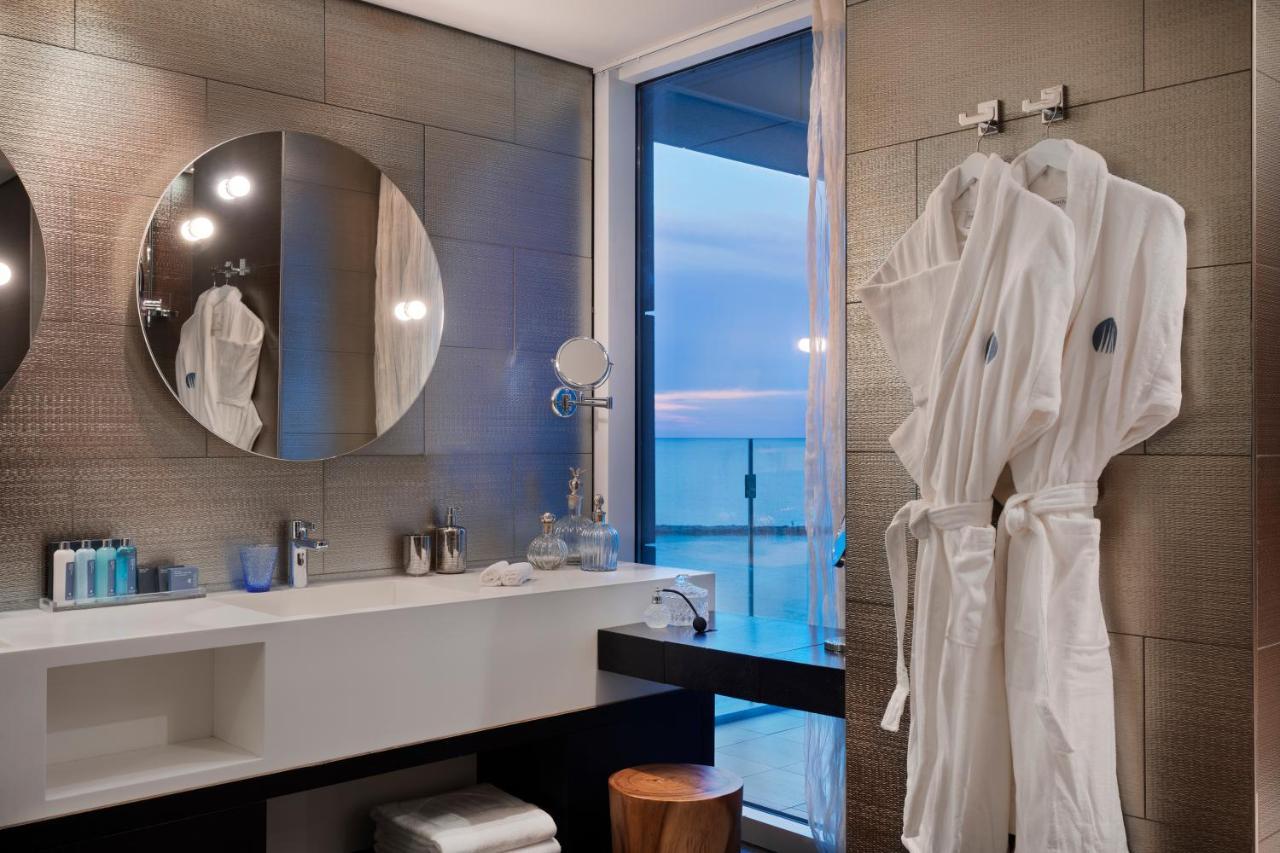 Royal Beach Hotel Tel Aviv By Isrotel Exclusive Exterior photo Bathroom