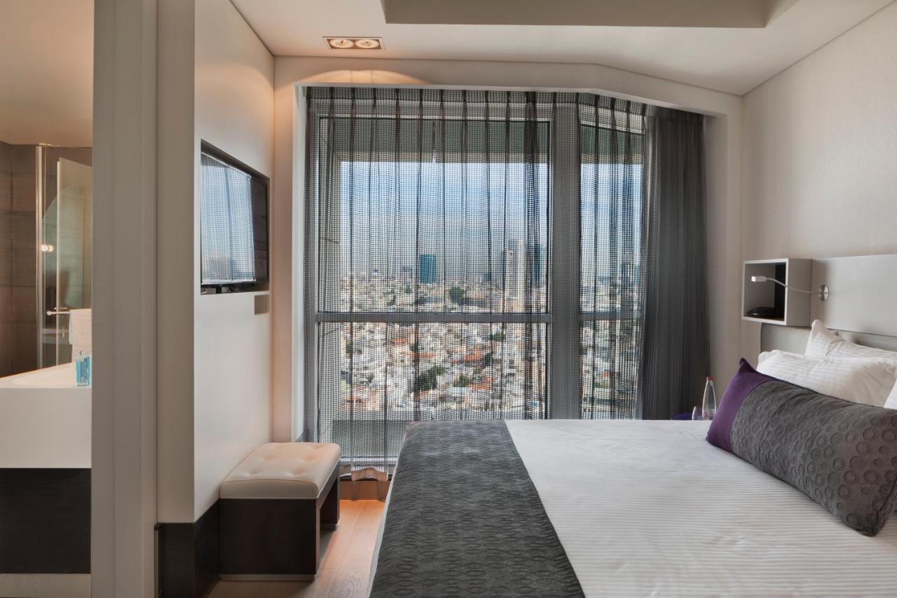 Royal Beach Hotel Tel Aviv By Isrotel Exclusive Exterior photo A room at the hotel